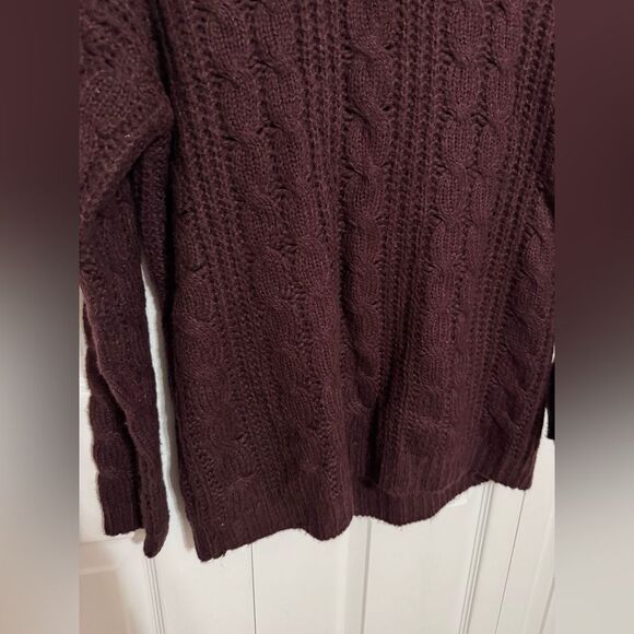 Charlotte Russe Burgundy Cable Knit Turtleneck Sweater – Size M - Picture 3 of 5